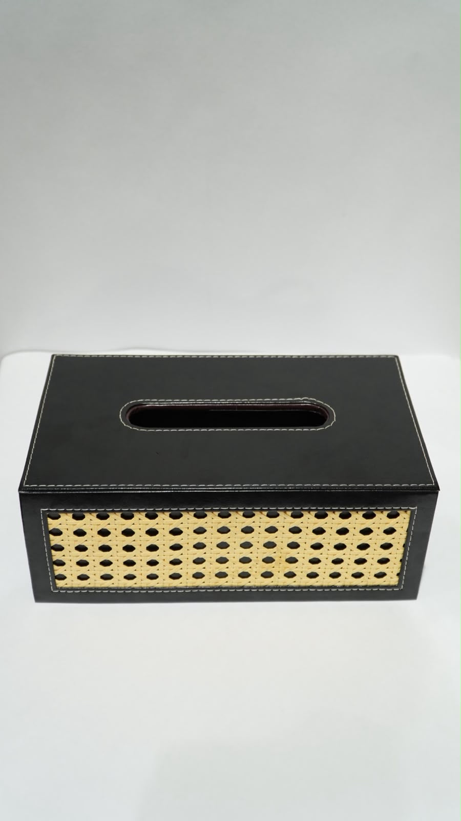 Rattan tissue box 02