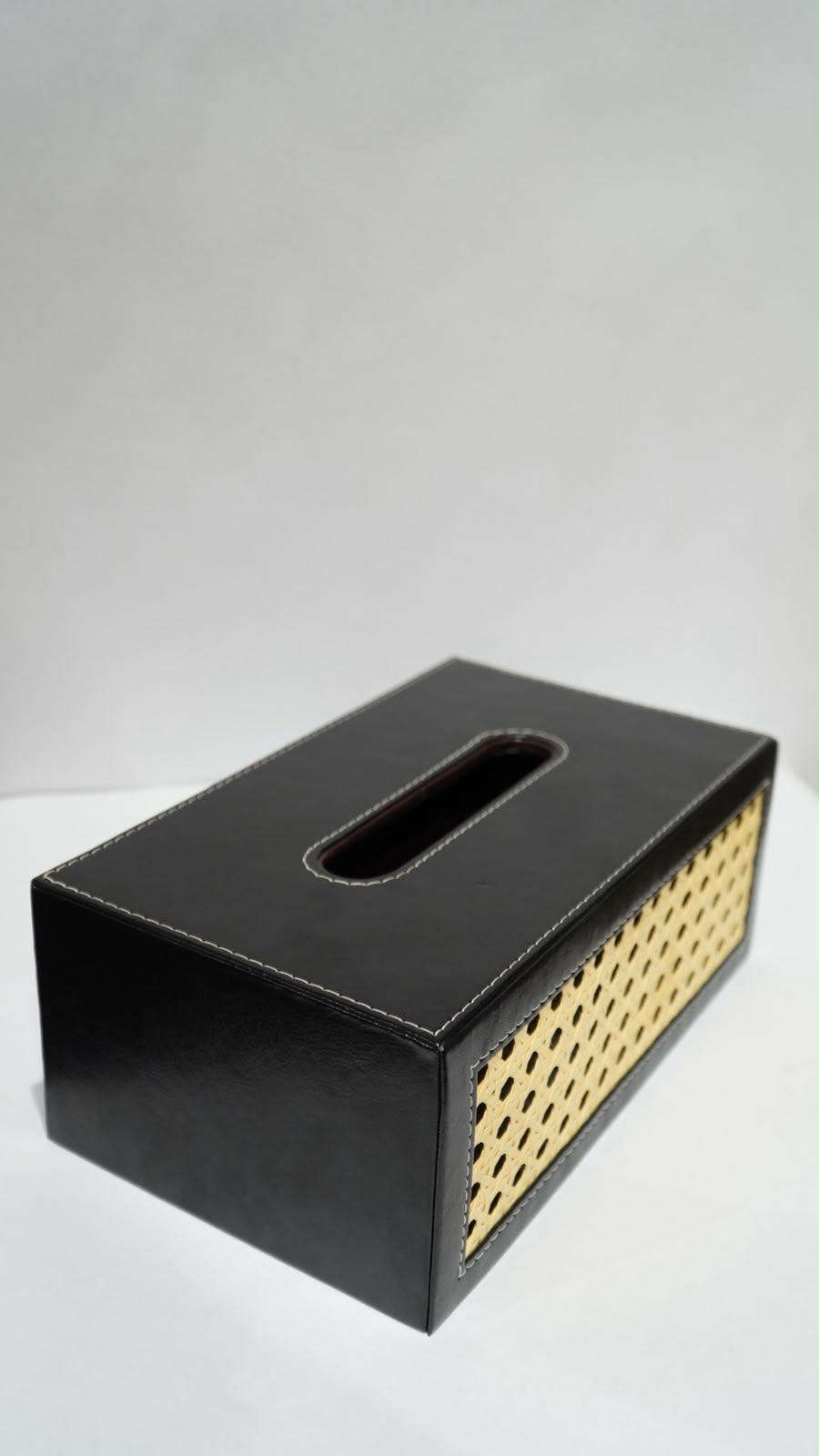 Rattan tissue box 02