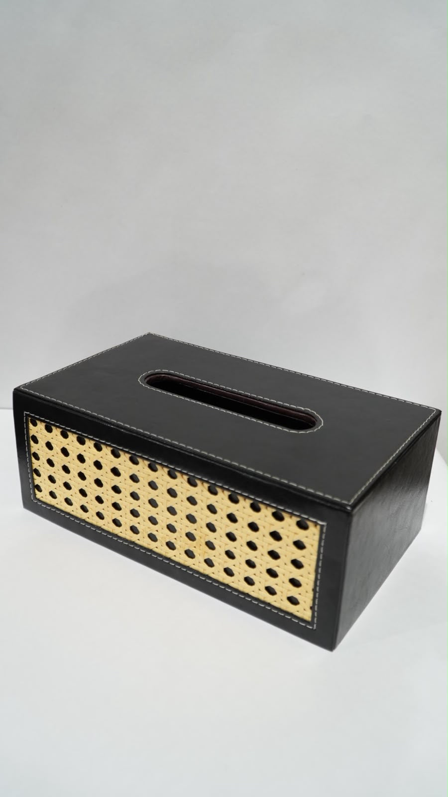 Rattan tissue box 02