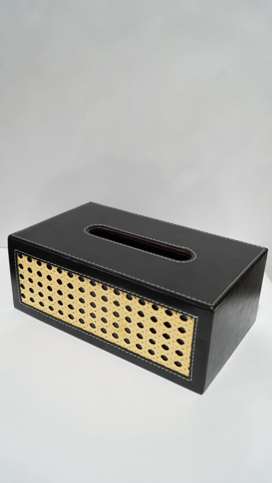 Rattan tissue box 02