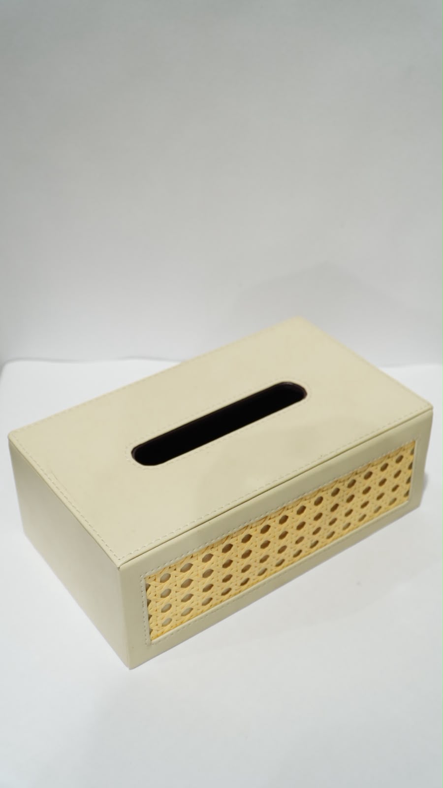 Rattan tissue box 01