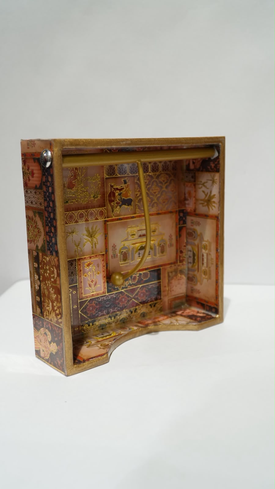 Wooden  tissue holder