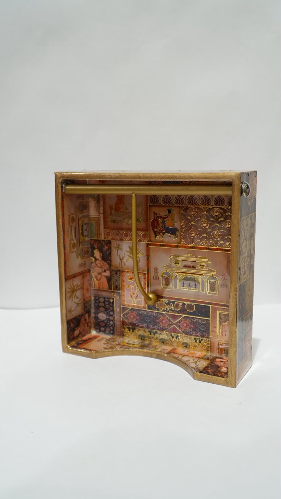 Wooden  tissue holder