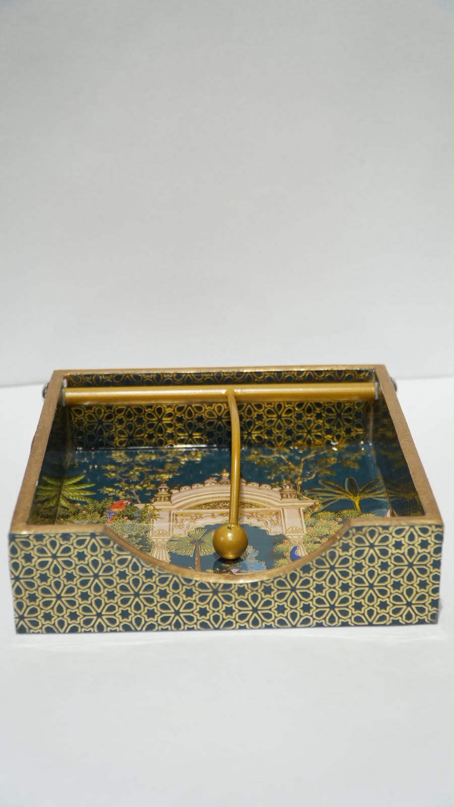 Wooden  tissue holder