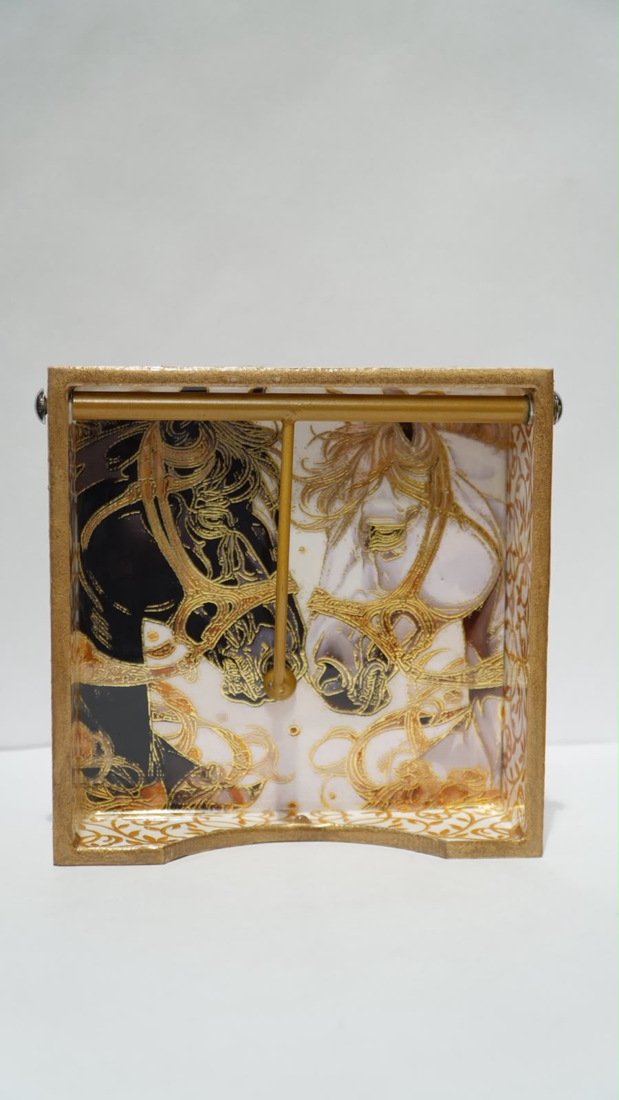 Wooden  tissue holder