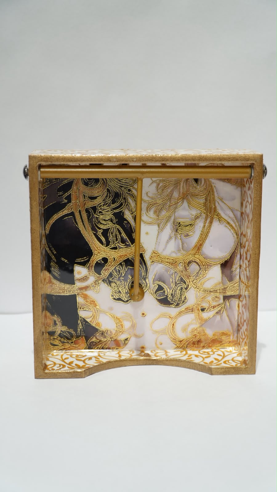 Wooden  tissue holder