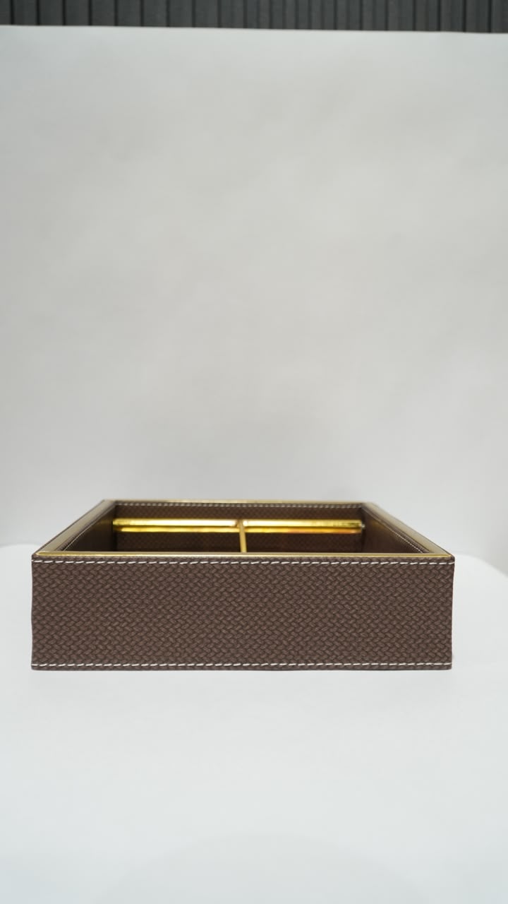 Leather tissue holder 01