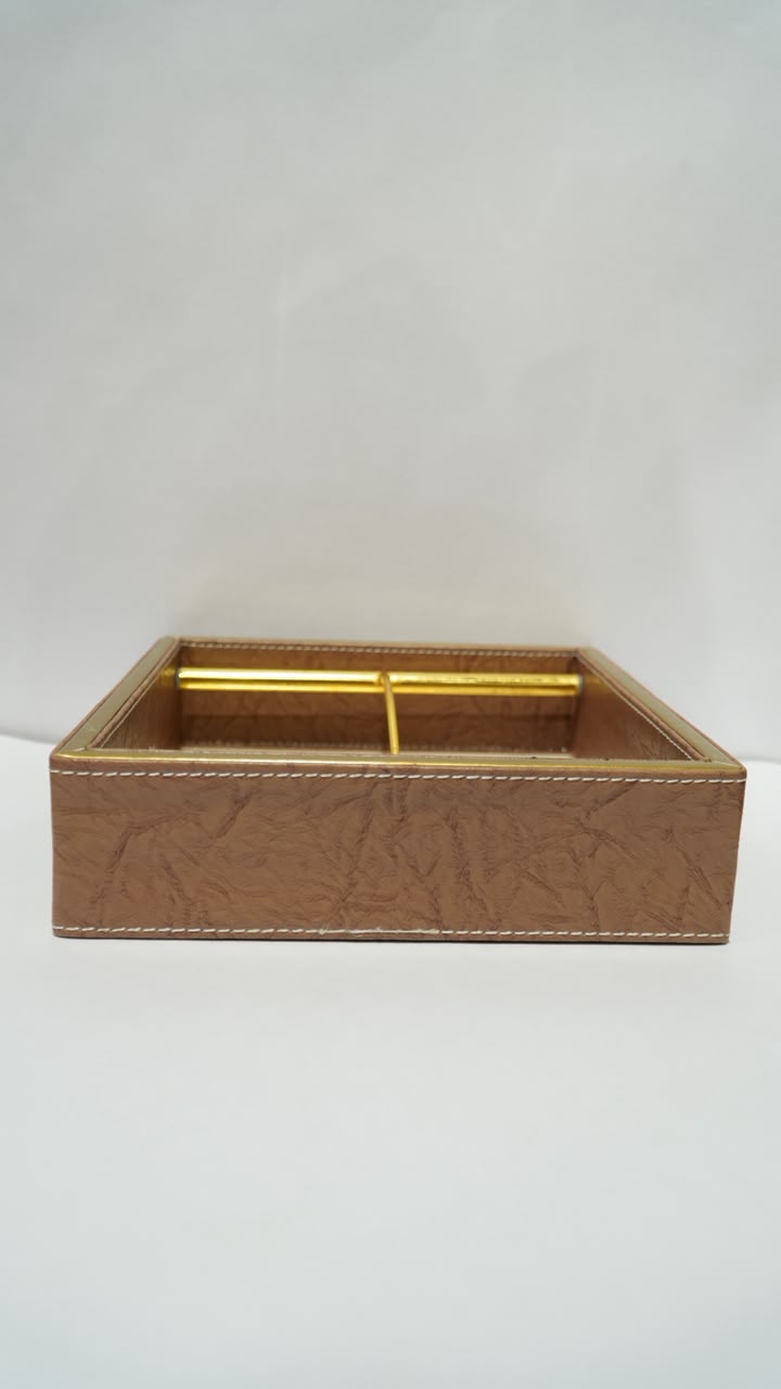 Leather tissue holder 01