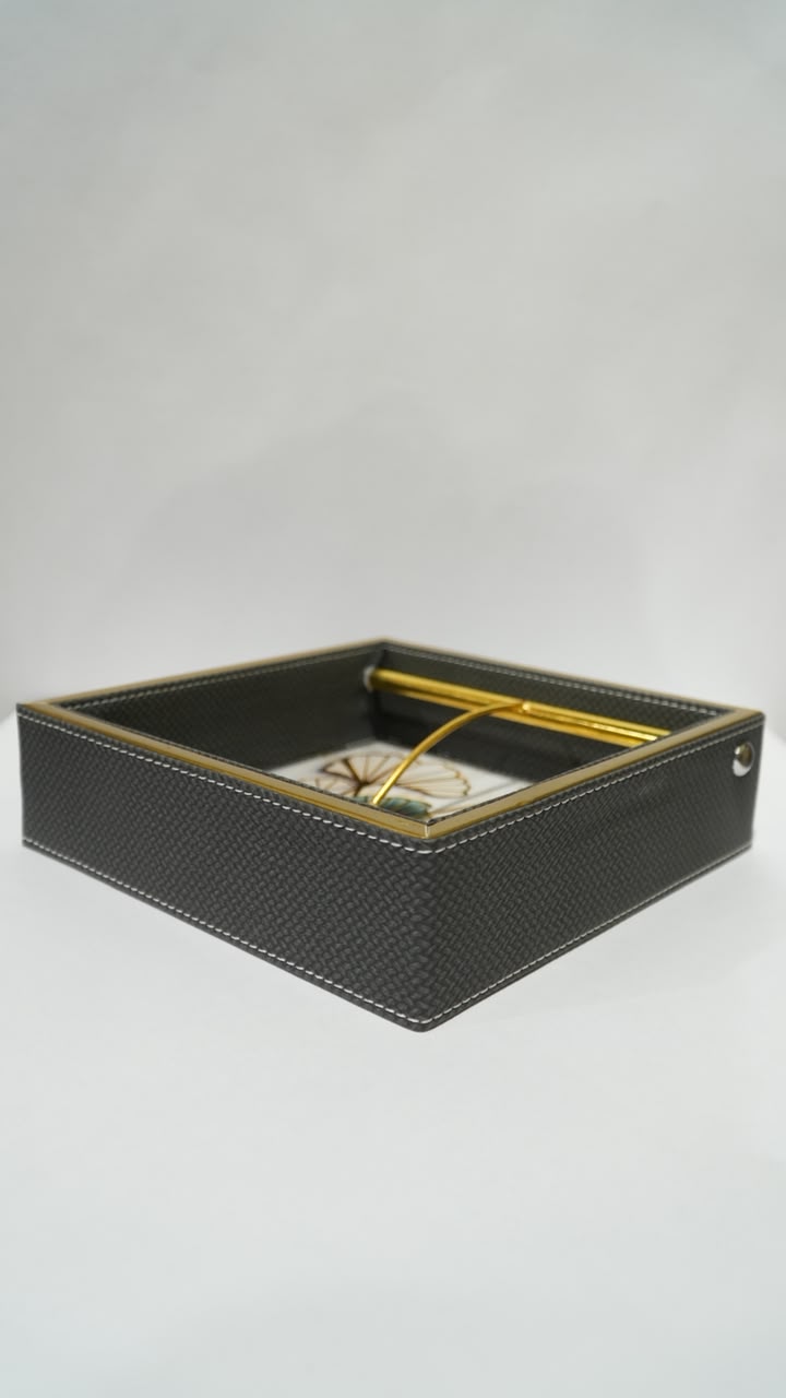 Leather tissue holder 01